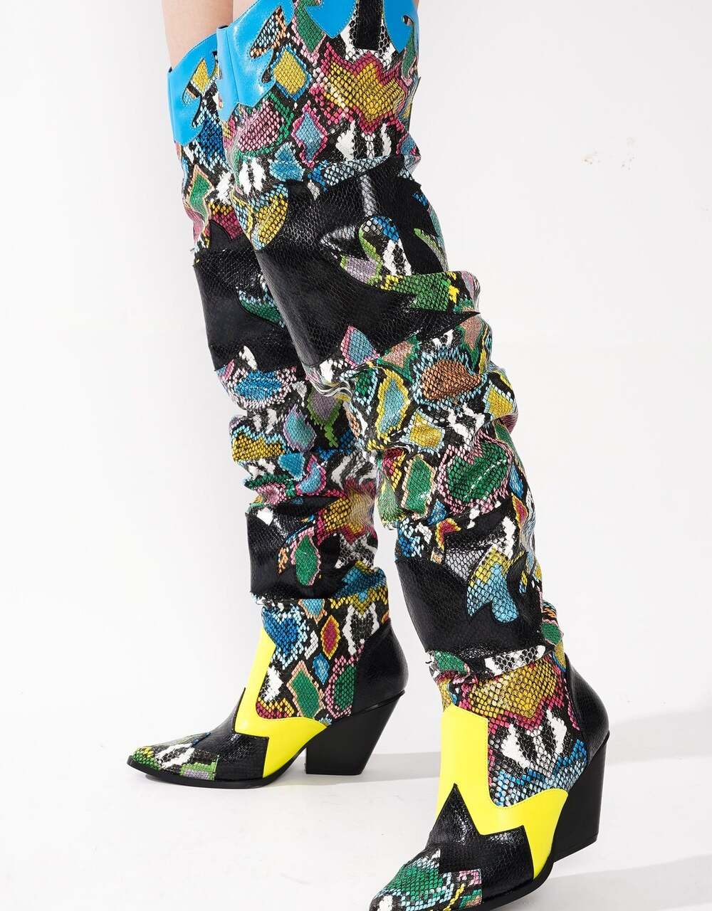 Cape Robbin Bold Lion Print Designer Shoes - Brand New in Box